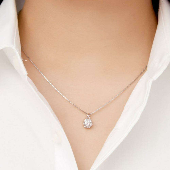 Elegant Moissanite Pendant Necklace in Platinum - A Luxurious Statement Piece