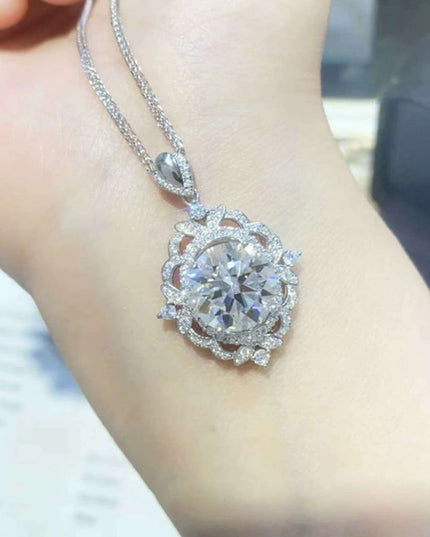 **Sophisticated Silver Necklace Set with Dazzling Lab-Created Diamonds and Maintenance Kit**