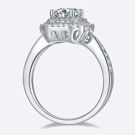 Elegant 1 Carat Moissanite and Zircon Sterling Silver Ring - A Luxurious Fashion Statement
