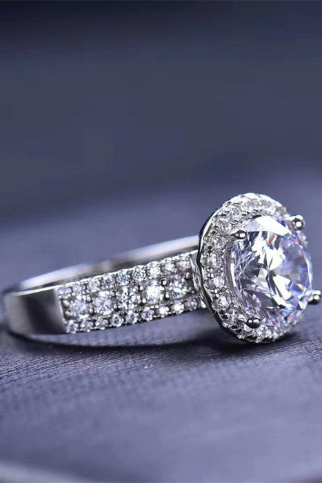 Elegant Sterling Silver Ring with Lab-Diamond Stone: Exquisite Craftsmanship & Dazzling Zircon Stones
