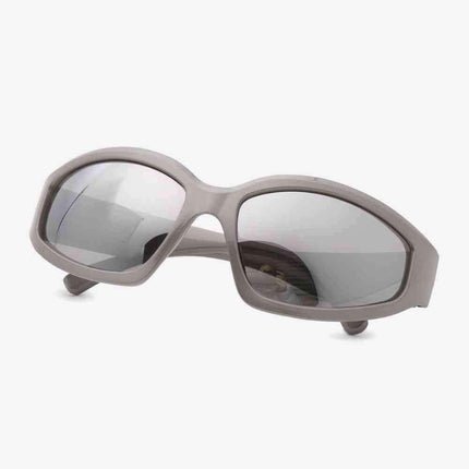 Chic Cat-Eye Sunglasses Collection with UV400 Protection and Travel Case