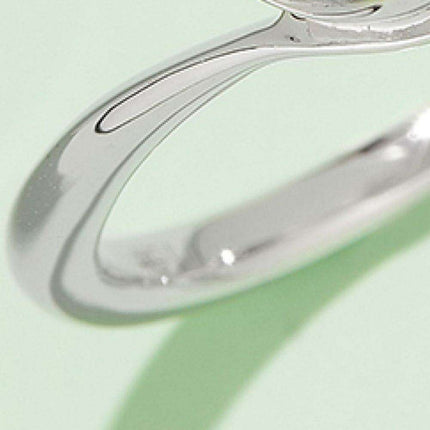 Dazzling 1 Carat Moissanite Sterling Silver Solitaire Ring Set with Certification.