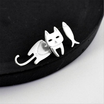 Adorable Sterling Silver Catfish Dangle Earrings for Feline Enthusiasts - Très Elite