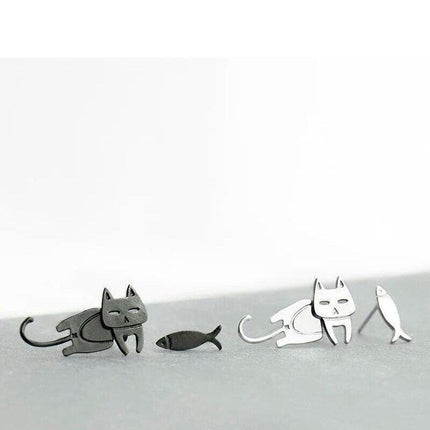 Adorable Sterling Silver Catfish Dangle Earrings for Feline Enthusiasts - Très Elite