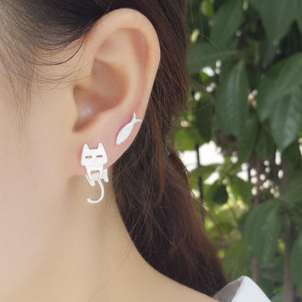 Adorable Sterling Silver Catfish Dangle Earrings for Feline Enthusiasts - Très Elite