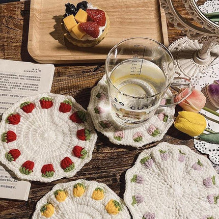 Adorable Strawberry Knit Coaster Set - Whimsical Table Protector and Home Decor Essential - Très Elite