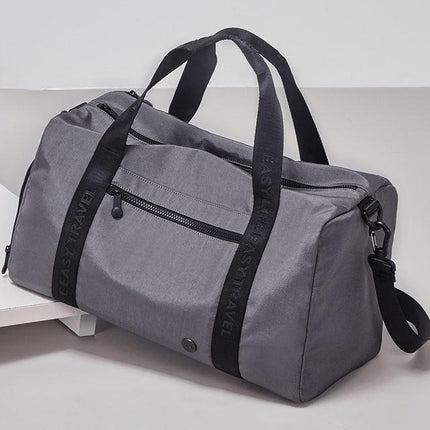 Adventure-Ready Gym Duffle Bag with Separate Shoe Storage - The Perfect Gear for Active Travelers - Très Elite