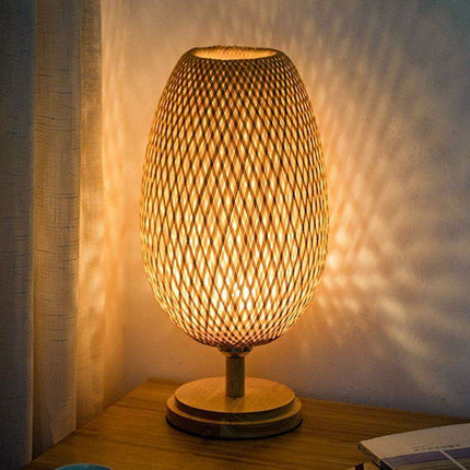 Artisan Crafted Bamboo Rattan Table Lamp - Chic Vintage Chinese Style Lighting for Home Atmosphere