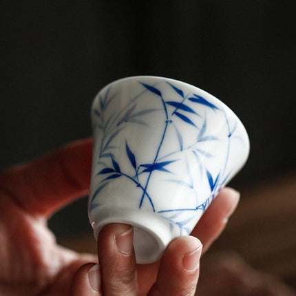 Artisanal Hand-Painted Porcelain Tea Cups for a Luxurious Tea Experience - Très Elite