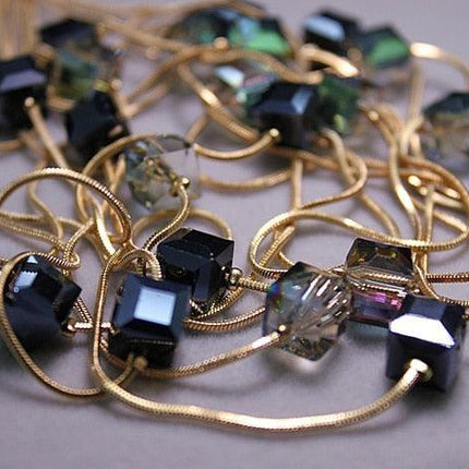 Austrian Crystal Adjustable Sweater Chain Necklace: Chic Versatility and Lasting Sophistication - Très Elite