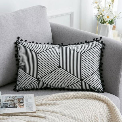 Bohemian Moroccan-Style Plush Pillowcase with Charming Tassels - Très Elite