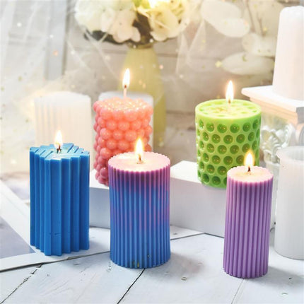 Candle Crafting Masterpiece: Roman-Style Silicone Mold Set for Creative Artistry - Très Elite