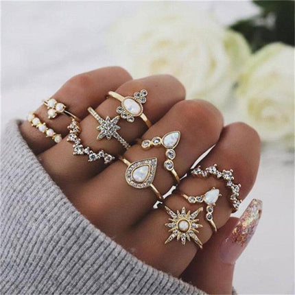 Charming 12-Piece Bohemian Gold Crystal Ring Set - Elegant Jewelry Collection for Women - Très Elite