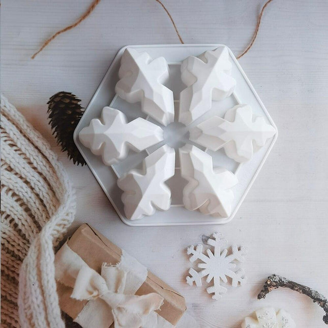 Charming Frosted Snowflake Silicone Mold for Exquisite Dessert Designs - Très Elite