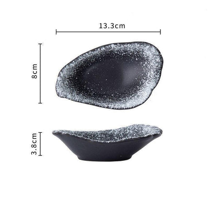 Charming Handmade Japanese Ceramic Snack Dish - A Touch of Elegance for Your Table - Très Elite