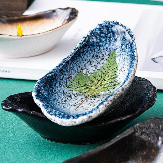 Charming Handmade Japanese Ceramic Snack Dish - A Touch of Elegance for Your Table