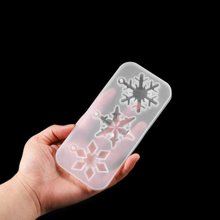 Charming Snowflake DIY Craft Set for Unique Christmas Jewelry and Ornaments - Très Elite