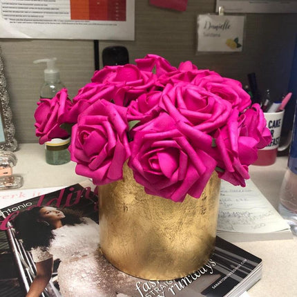 Chic 25-Piece Gray Foam Rose Arrangement - Lifelike and Effortless Decor - Très Elite