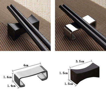 Chic Alloy Spoon Rest and Chopstick Organizer for an Elegant Dining Table - Très Elite