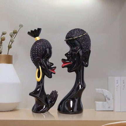 Chic Black Resin Love Sculptures for Elegant Home Decor - Très Elite