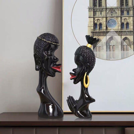 Chic Black Resin Love Sculptures for Elegant Home Decor - Très Elite