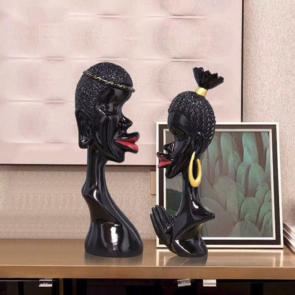 Chic Black Resin Love Sculptures for Elegant Home Decor - Très Elite