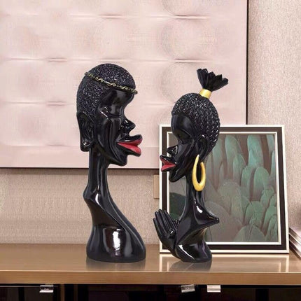 Chic Black Resin Love Sculptures for Elegant Home Decor - Très Elite