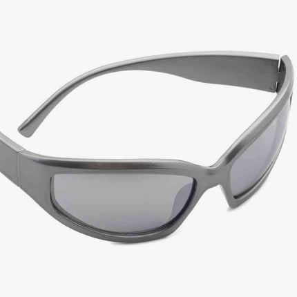 Chic Cat-Eye Sunglasses Collection with UV400 Protection and Travel Case - Très Elite