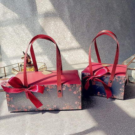 Chic Customizable Cake Box Set of 5 for Special Celebrations