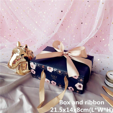 Chic Customizable Cake Box Set of 5 for Special Celebrations