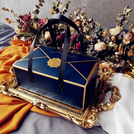 Chic Customizable Cake Box Set of 5 for Special Celebrations