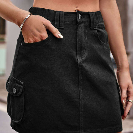 Chic Denim Mini Skirt with Functional Pockets and Sophisticated Flair