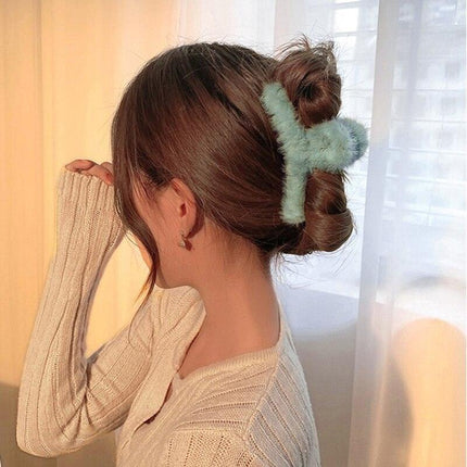 Chic Faux Fur Bow Hair Claw - Winter Essential Accessory for Women