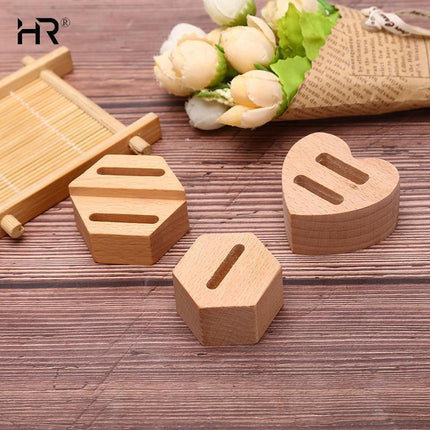 Chic Hexagonal Wooden Ring Stand - Stylish Jewelry Organizer for Couples - Très Elite