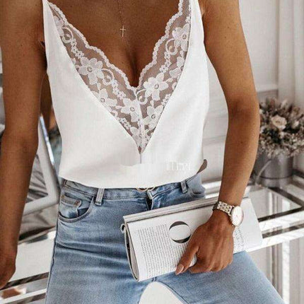 Chic Lace V-Neck Sleeveless Blouse: Stylish and Comfortable - Très Elite