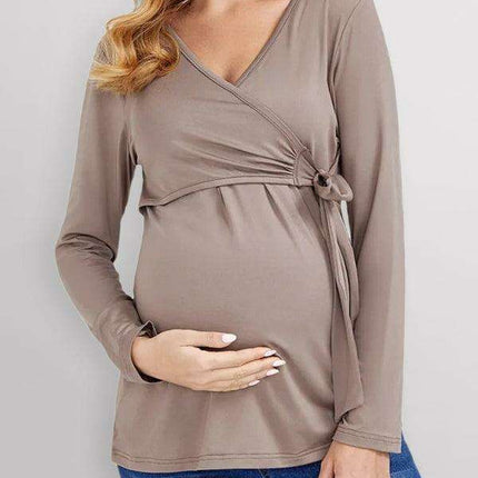 Chic Long-Sleeve V-Neck Maternity Dress for Cozy Autumn-Winter Wear - Très Elite