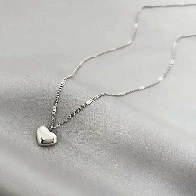 Chic Minimalist Heart Pendant Necklace: Japanese and Korean Inspired Jewelry for Effortless Elegance