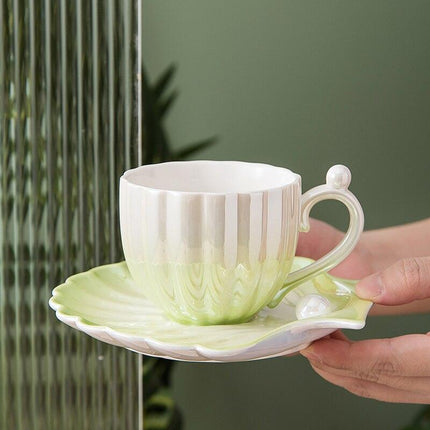 Chic Pearl Shell Ceramic Mugs: Elevate Your Sipping Experience - Très Elite