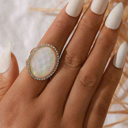 Chic Retro Gold Alloy Ring with Distinctive Design - Très Elite