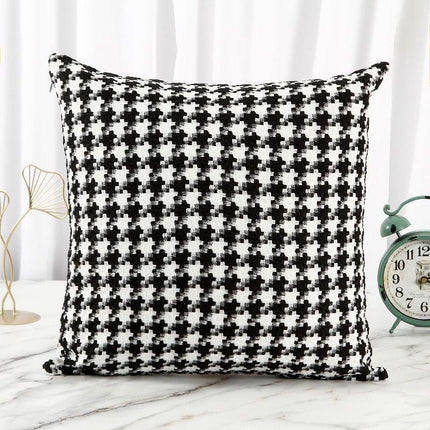 Chic Reversible Black and White Pillow Covers Featuring Houndstooth & Checkered Designs - Très Elite