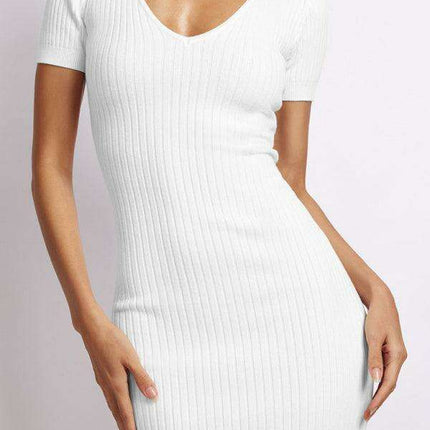 Chic Ribbed Midi Dress with Flirty Side Slits