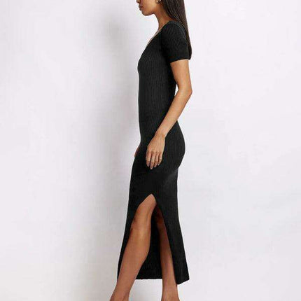 Chic Ribbed Midi Dress with Flirty Side Slits