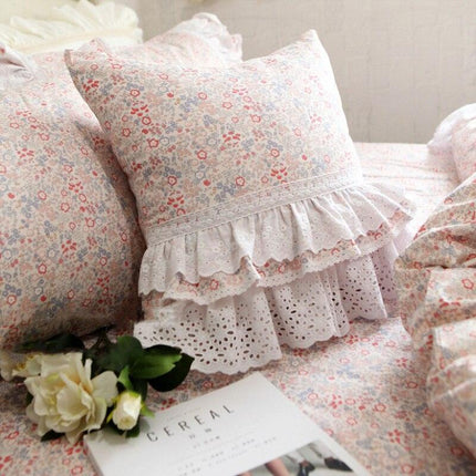 Chic Ruffled Floral Lace Cotton Cushion Cover for Elegant Interiors - Très Elite