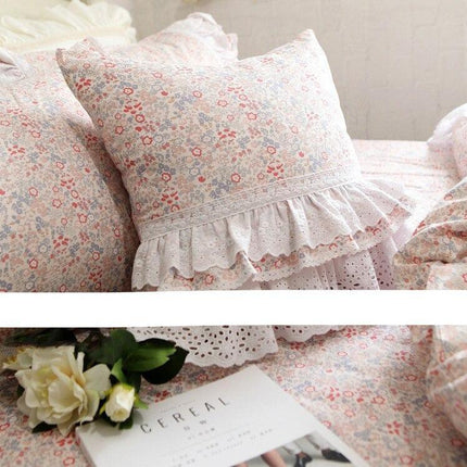 Chic Ruffled Floral Lace Cotton Cushion Cover for Elegant Interiors - Très Elite