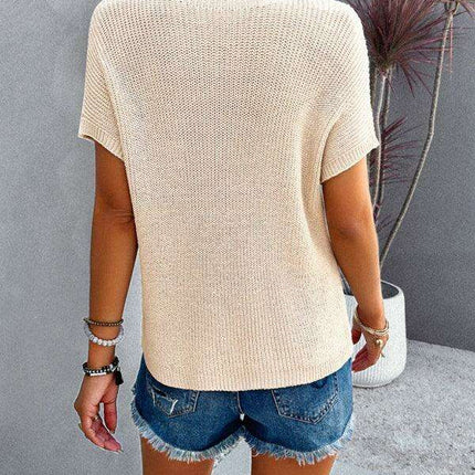 Chic Solid Color Short-Sleeve Turtleneck Top for Women - Très Elite