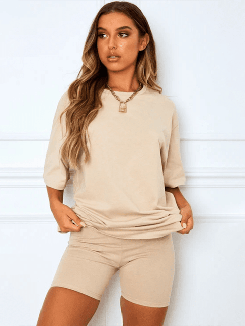 Chic Solid Color Women's Two-Piece Set with Shorts for Casual Elegance