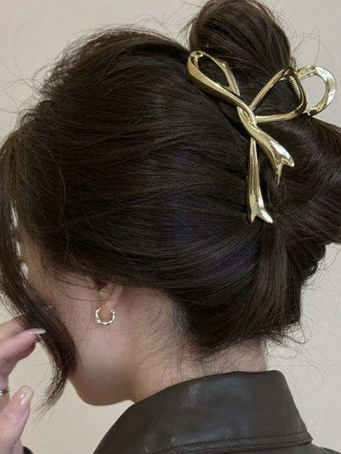 Chic Streamer Bow Hair Clip for All-Season Style