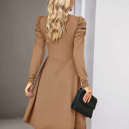 Chic V-neck Long Sleeve Dress for Women: A Timeless Wardrobe Essential - Très Elite