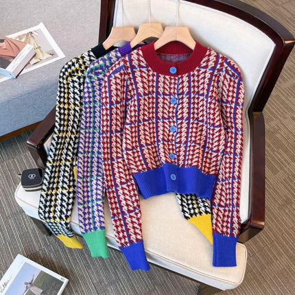 Chic Vintage Houndstooth Knit Cardigan - Timeless Style - Très Elite