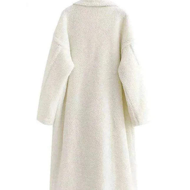 Chic Winter Luxury: Plush Faux Fur Teddy Coat with Fashionable Pockets